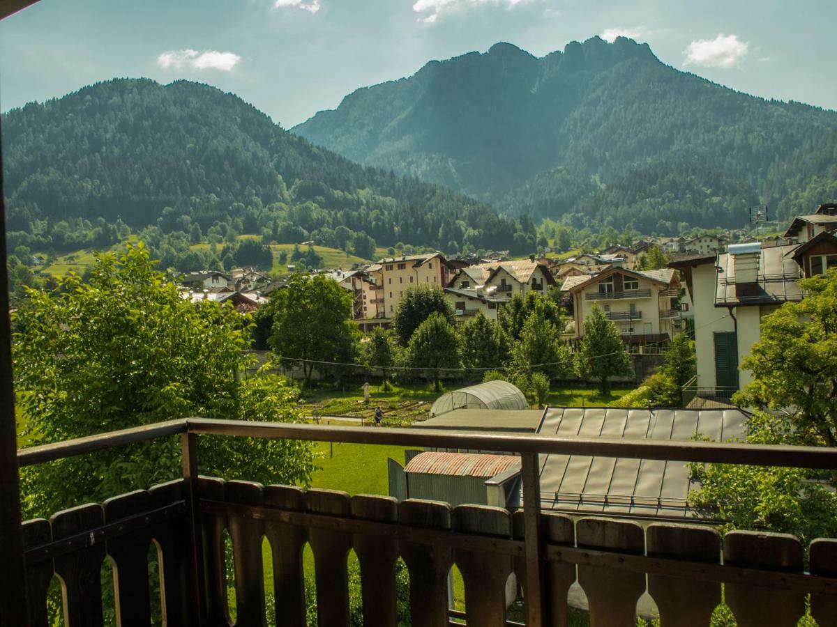 Apartamento La Finestra Sulle Dolomiti - The Window To The Dolomites Fiera Di Primiero Exterior foto