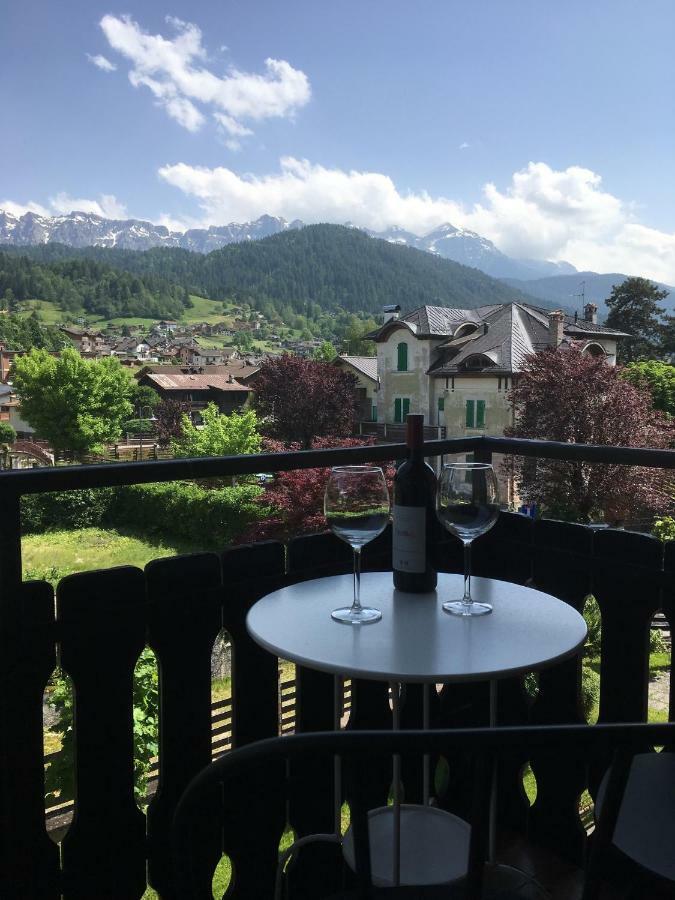 Apartamento La Finestra Sulle Dolomiti - The Window To The Dolomites Fiera Di Primiero Exterior foto